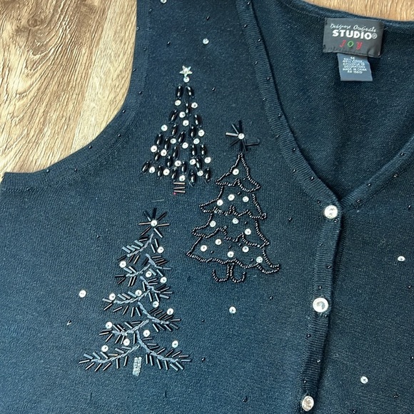 Studio Joy Black Jeweled Christmas Tree Sleeveless Button Up Vest Size Medium - Picture 2 of 8